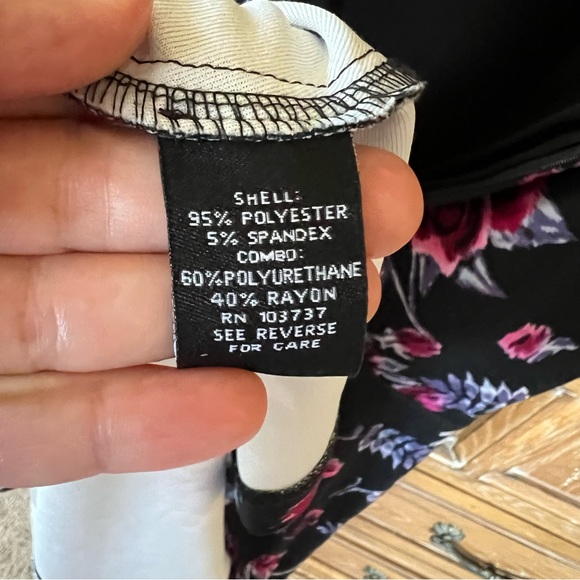 Donna Morgan Sangria Floral Dress - Picture 7 of 8